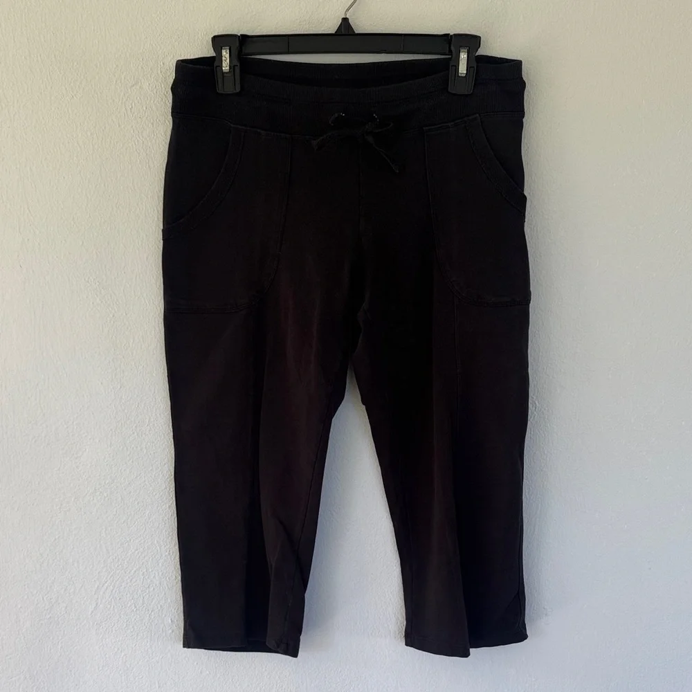 Eddie Bauer black mid rise crop length drawstring waist sweatpants size small